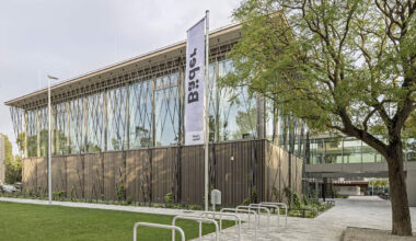 Schwimmbaderweiterung in Wien von illiz architektur / Brücken zwischen Becken - Architektur und Architekten - News / Meldungen / Nachrichten