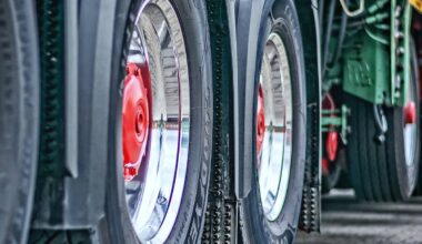 Nach einer Woche: gestrandeter Schwerlasttransporter am Ziel