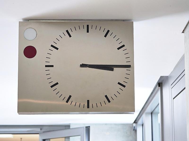 Uhren auf Normalzeit umgestellt 2 Uhren Auf Normalzeit Umgestellt