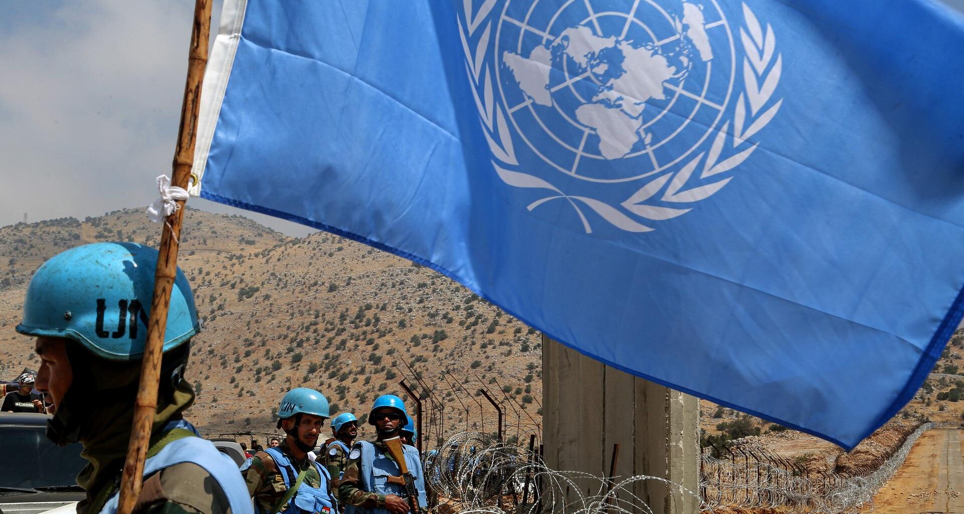 Libanon, Kfrachouba: UN-Friedenstruppen des indischen Kontingents sichern die libanesische Grenze zu Israel.