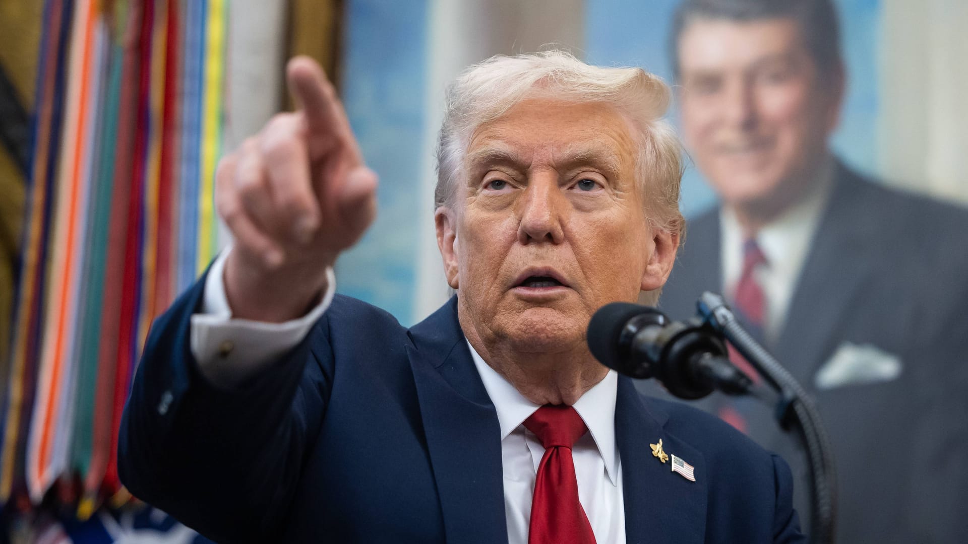 US-Präsident Donald Trump: Ein Bibliotheksdirektor lehnte einen Wunsch des Republikaners nach einem speziellen Geschenk für König Charles ab.
