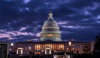 Das Kapitol ist bei Einbruch der Dunkelheit am 22. Tag der Haushaltssperre in den USA zu sehen