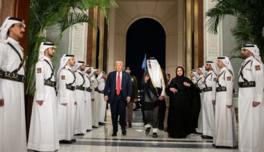 Donald Trump zu Besuch beim Emir von Katar Scheich Tamim bin Hamad Al Thani und dessen Frau Scheicha Jawaher