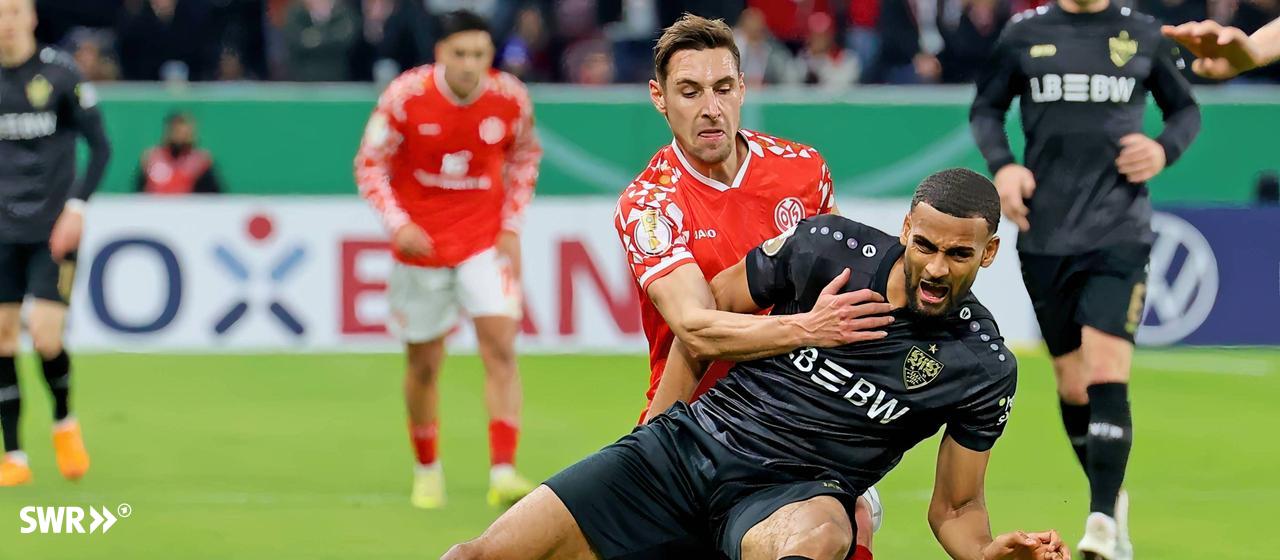 Mainzs Dominik Kohr im Zweikampf mit Stuttgarts Josha Vagnoman