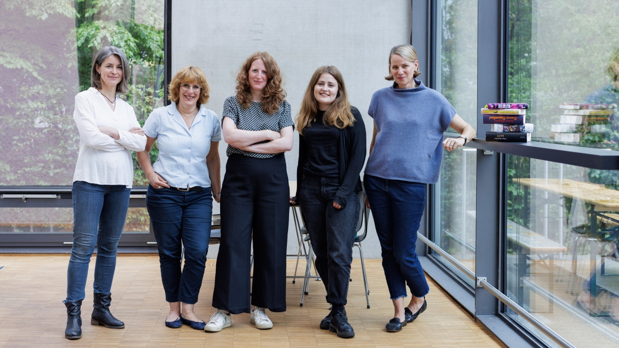 Fünf, die die Literatur bewegen: von links nach rechts Julia Lang, Annette Pohnert, Antje Tichers, Theresa Meschede und Stefanie Frühauf.