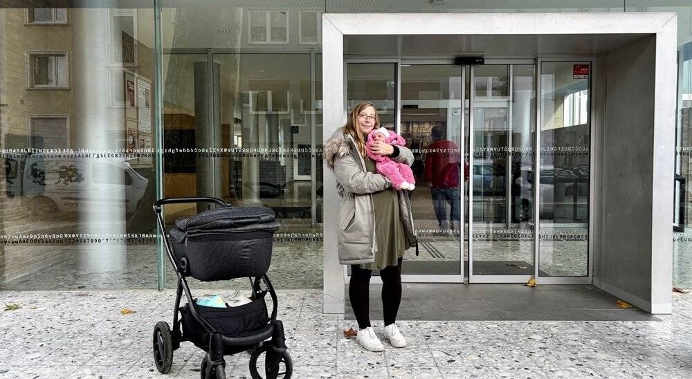 Mönchengladbach: Baby vor Bibliothek geboren