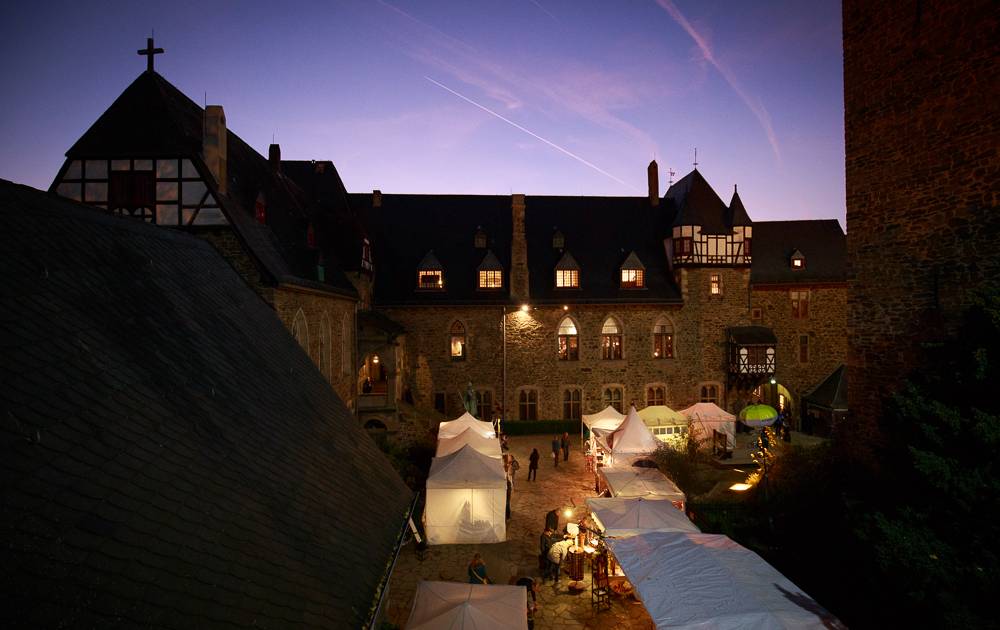 "Basar der Kunsthandwerker" 2025 auf Schloss Burg