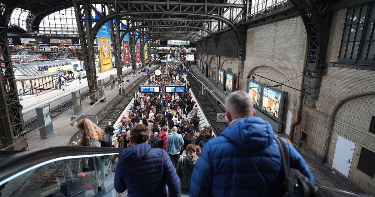 Kabelschaden in Hamburg, Stellwerk in Köln kaputt – Bahnverkehr eingeschränkt