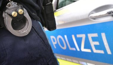 Polizei Wuppertal sucht Zeugen: Senior überfallen