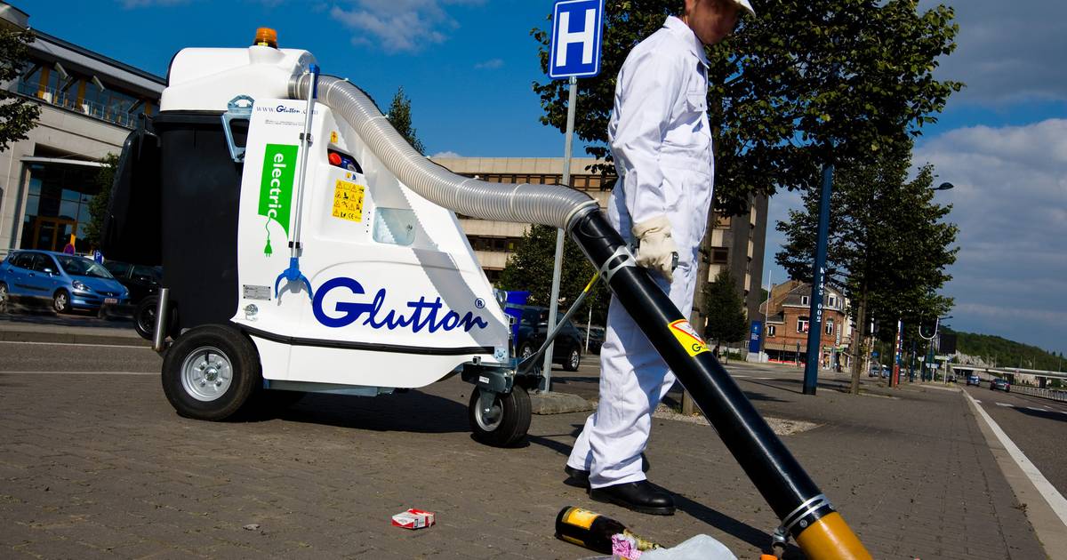 Stadt ist auch im Garather Stadtzentrum mit besonderen Saugreinigern unterwegs
