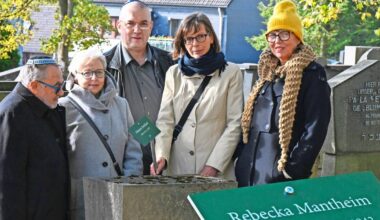 460 neue Schilder am Jüdischen Friedhof
