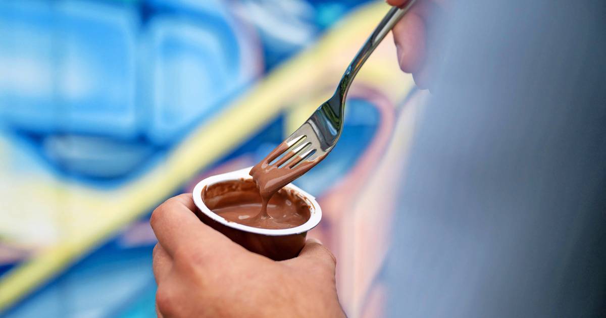 Trend kommt nach Krefeld: Pudding mit Gabel essen