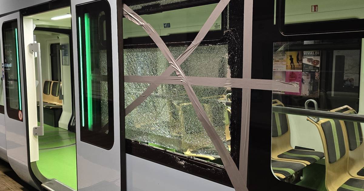 Mutmaßlich Schüsse auf Schwebebahn: Schwebebahn fährt wieder - Westdeutsche Zeitung