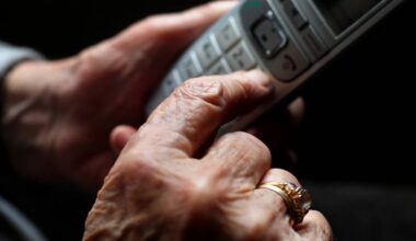Falsche Polizisten erbeuten sechsstellige Summe von Senior