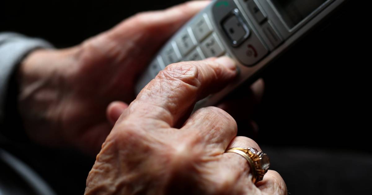 Falsche Polizisten erbeuten sechsstellige Summe von Senior