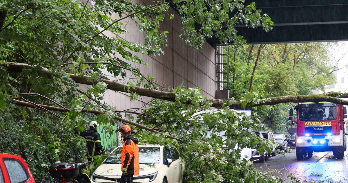 Feuerwehr Wuppertal unwetterbedingt im Einsatz