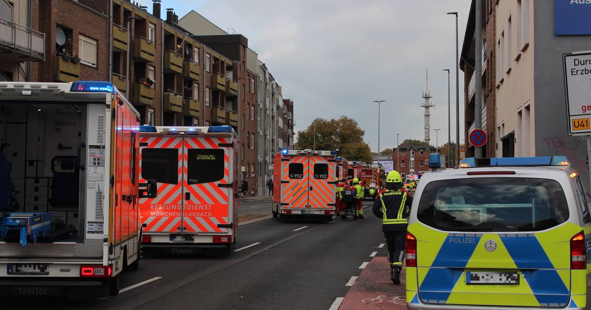 Einsatz und Sperrung auf Korschenbroicher Straße