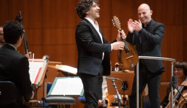 Avi Avital als charismatischer Gastkünstler an der Mandoline