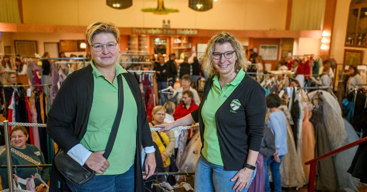 Erster Festkleiderbasar kommt bestens an