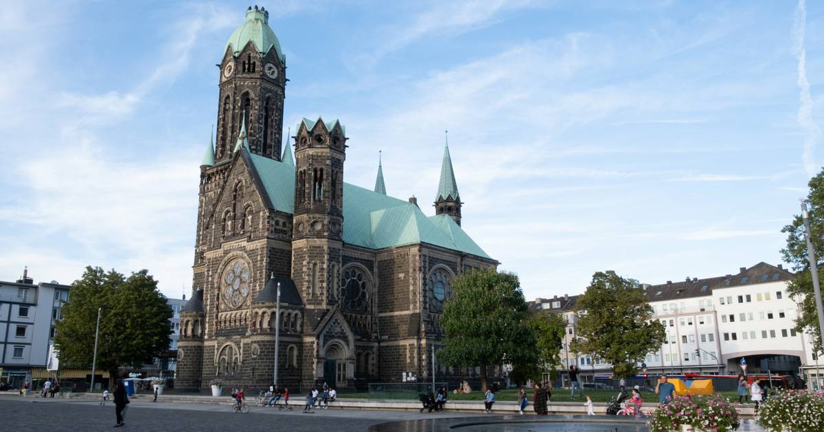 Spitze der Hauptkirche Rheydt wird bald aufgesetzt nach Sanierung in Mönchengladbach