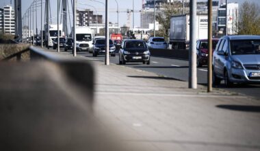 Düsseldorf: Theodor-Heuss-Brücke gesperrt - Verkehr staut sich in der Stadt