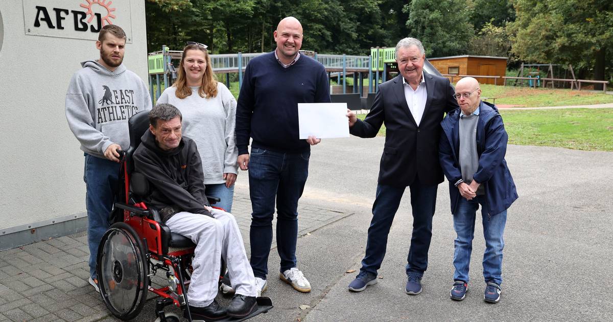 Handwerker spenden 37.400 Euro für Jungendliche mit Behinderung