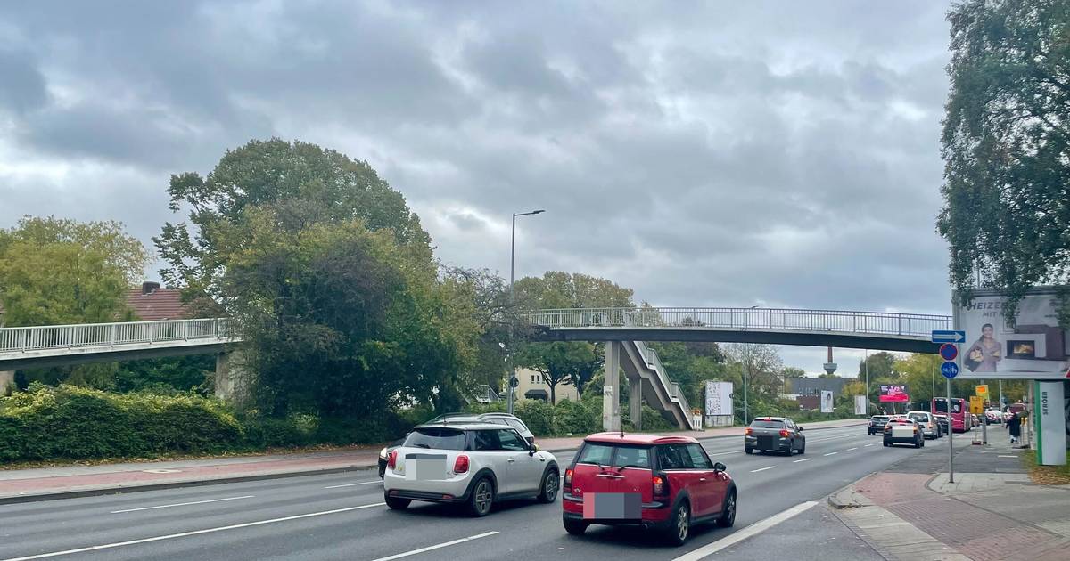 Fußgängerbrücke gesperrt, zweite Haltestelle entfällt an Theodor-Heuss-Straße