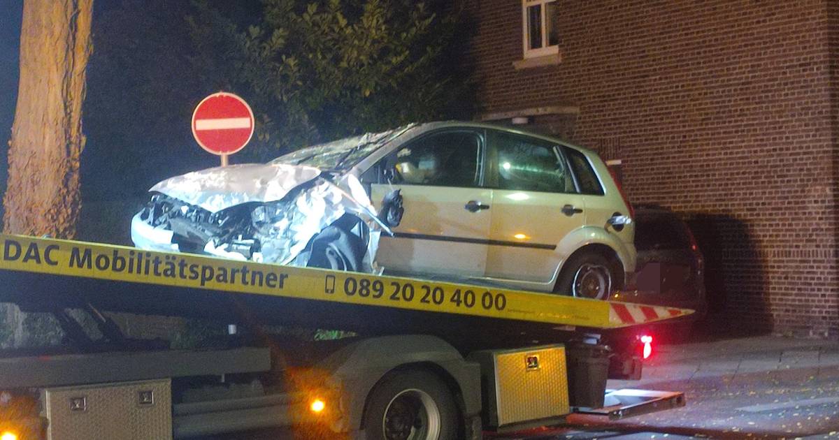 Mönchengladbach: Auto überschlägt sich - von Insassen fehlt jede Spur