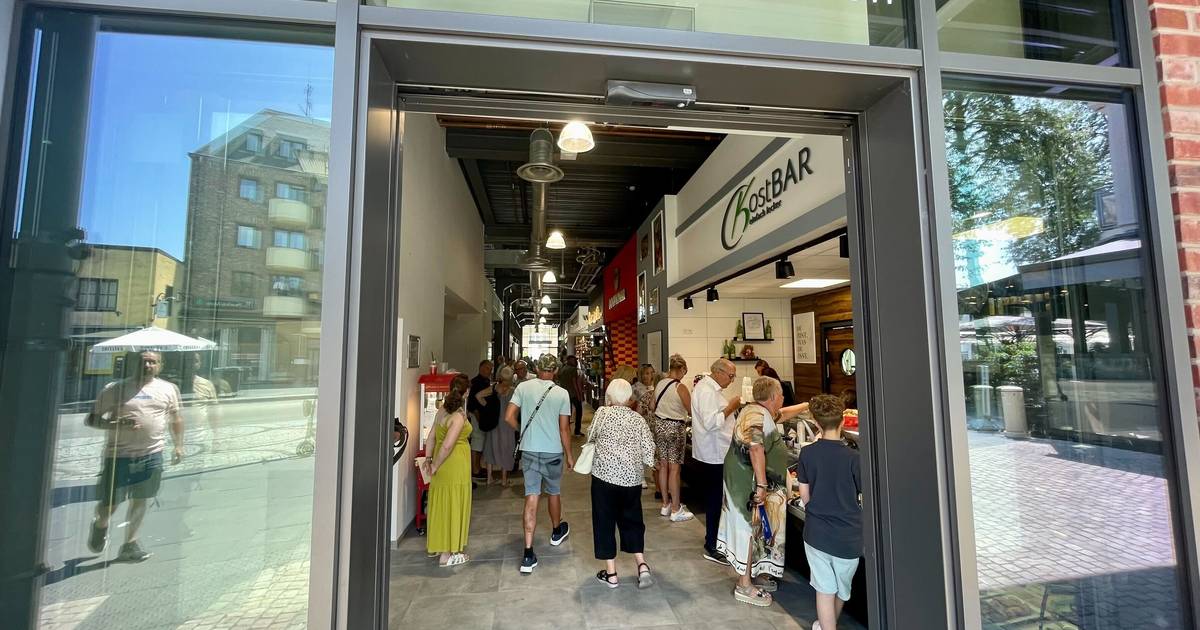 Spendenaktion der Markthalle Mönchengladbach: Pflastersteine werden gezeigt