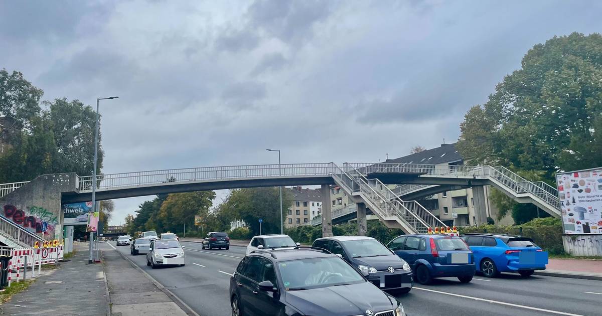 Brücke für Fußgänger über Theodor-Heuss-Straße gesperrt
