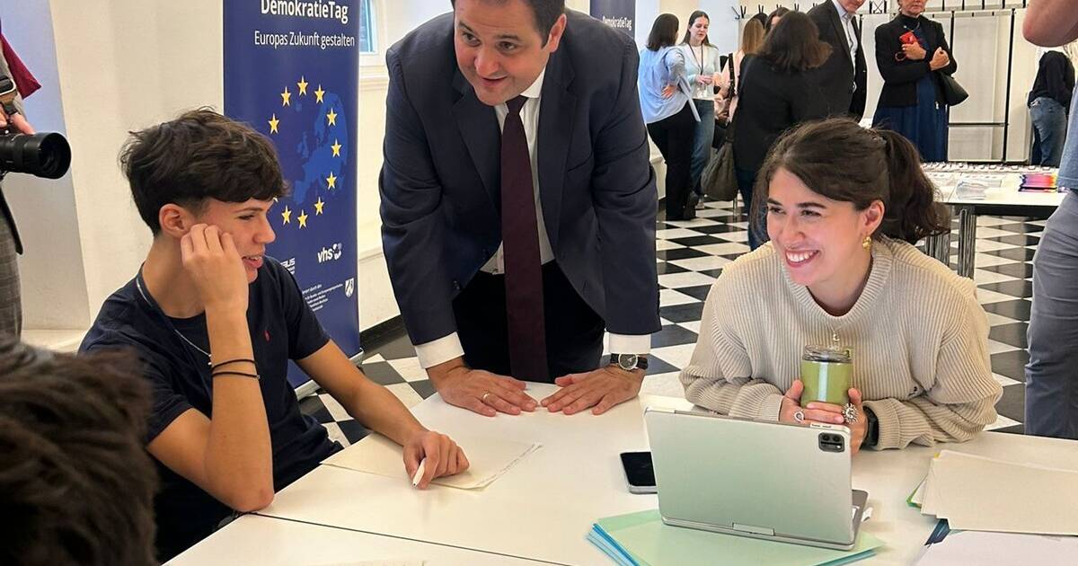 Schüler diskutieren über Demokratie in Europa