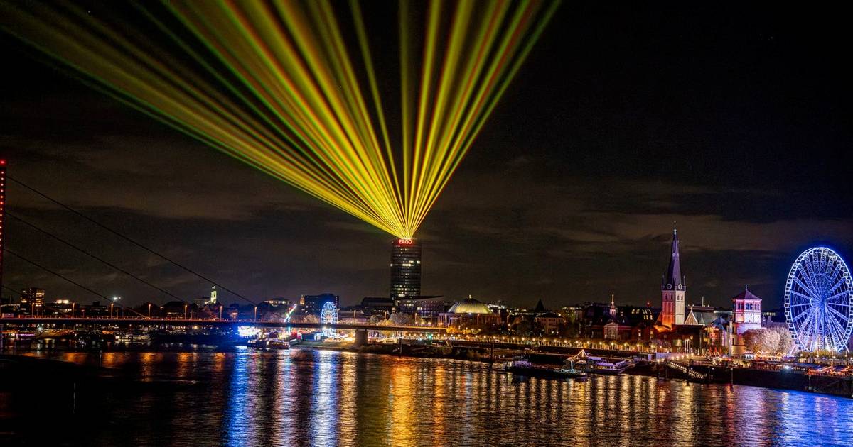 Lasershow am Freitag und Samstag über Düsseldorf