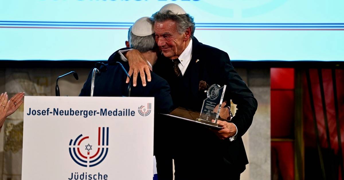 Jüdische Gemeinde ehrt Wolfgang Rolshoven