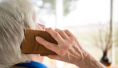 Seniorin (88) um Diamantringe und Münzen betrogen