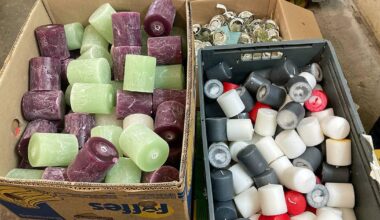 Sammlung von Kerzen und Wachsresten für die Ukraine