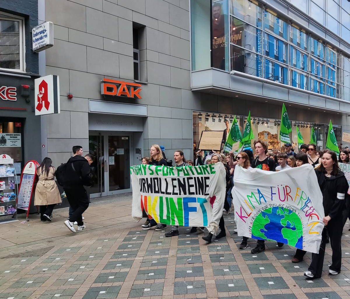 "Fridays for Future" demonstriert in Dortmund