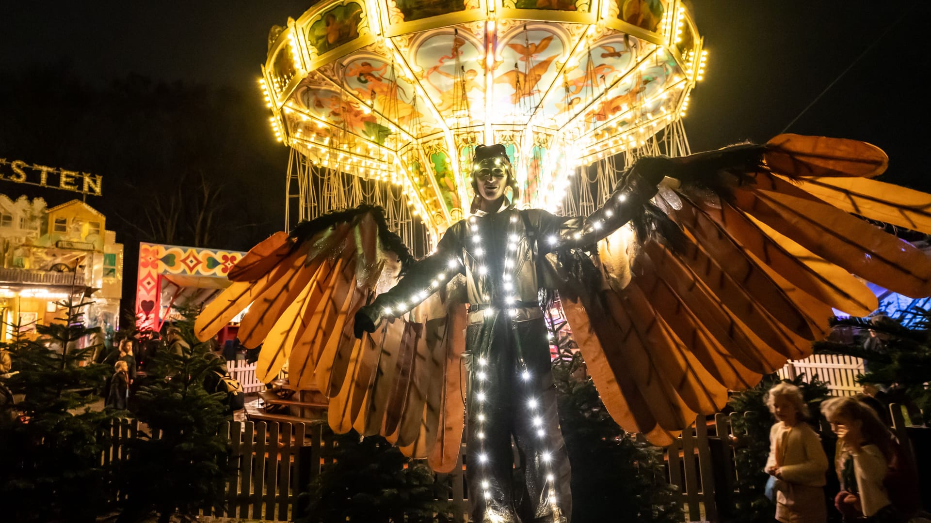 Winterspektakel in Hamburg (Archivfoto): Der etwas andere Weihnachtsmarkt vereint Akrobatik und Adventsflair. Winterspektakel in Hamburg (Archivfoto): Der etwas andere Weihnachtsmarkt vereint Akrobatik und Adventsflair.