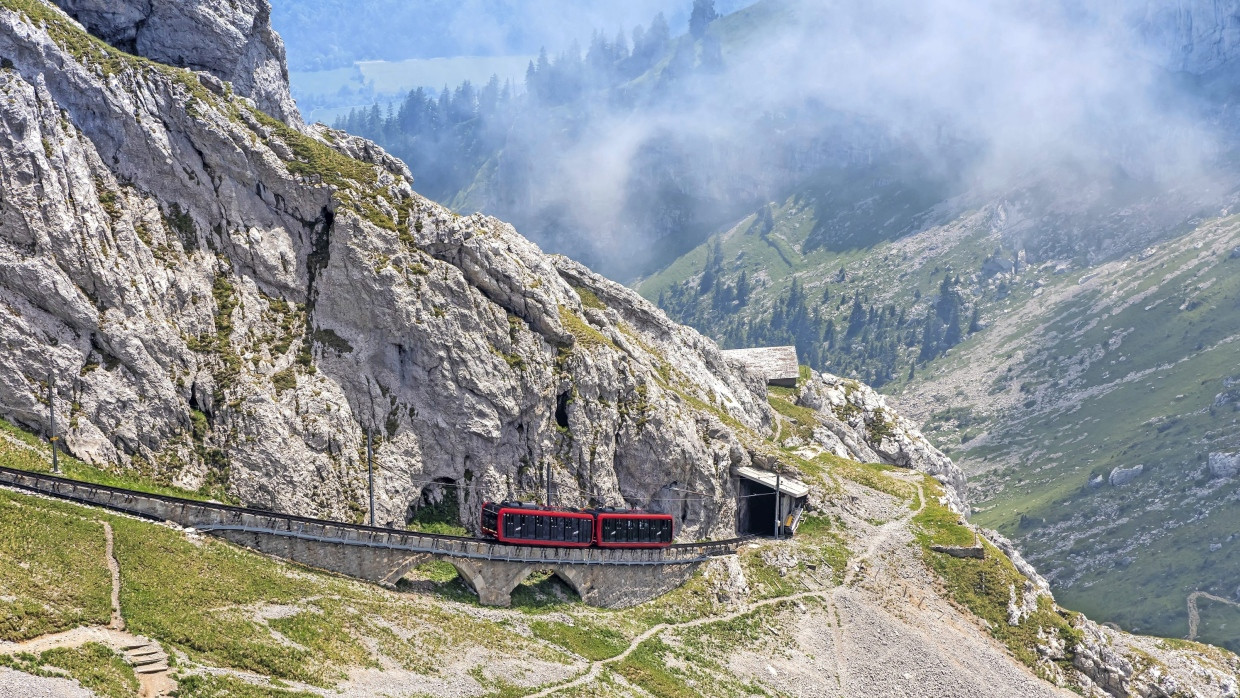 Zahnradbahn auf dem sagenumwobenen Pilatusmassiv