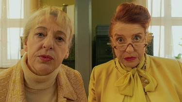 Szene aus "Zweigstelle" - Schauspielerinnen Johanna Bittenbinder und Luise Kinseher | Bild: Weltkino Filmverleih; Luis Zeno Kuhn