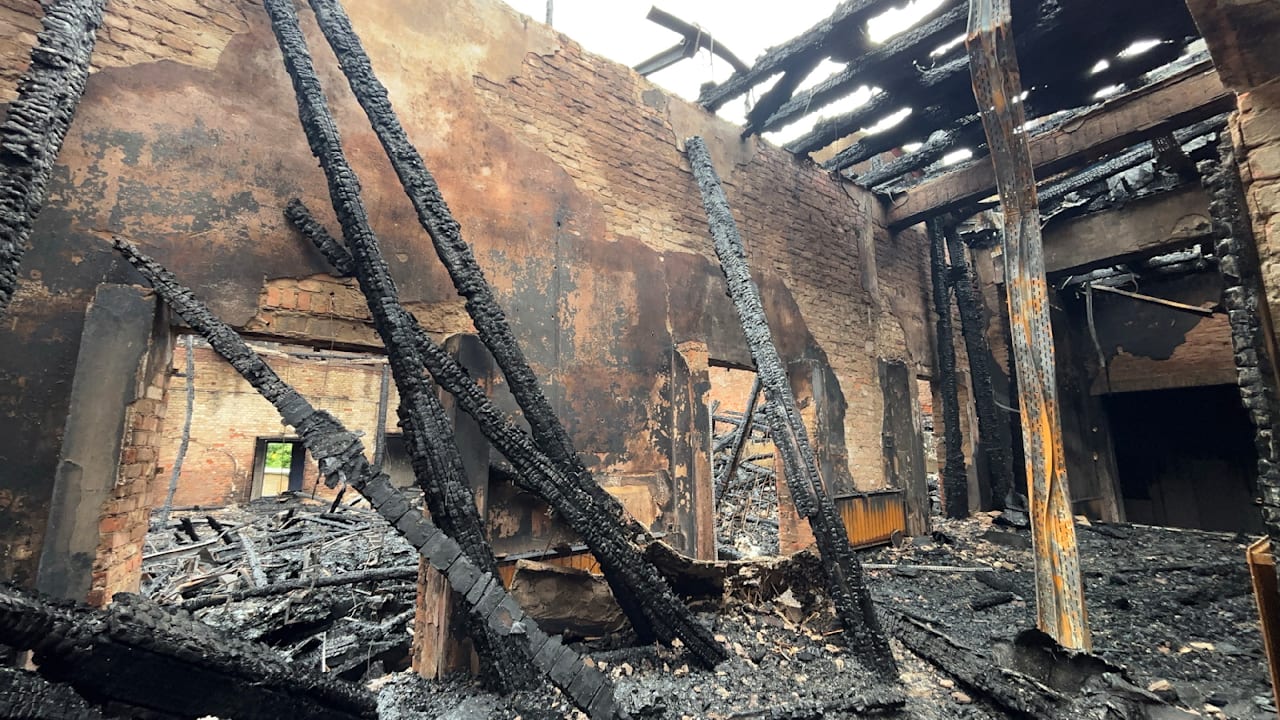 Dresden: Brand-Ruine von Staatsoperette wird abgerissen | Regional