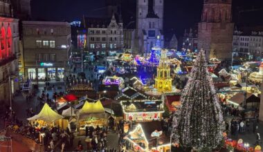 Alle Jahre wieder: Halles Weihnachtsmarkt ist eröffnet. Bis zum 23. Dezember zieht nun wieder der Duft von Glühwein, Lebkuchen und anderen Naschereien durch Halles „gute Stube“.