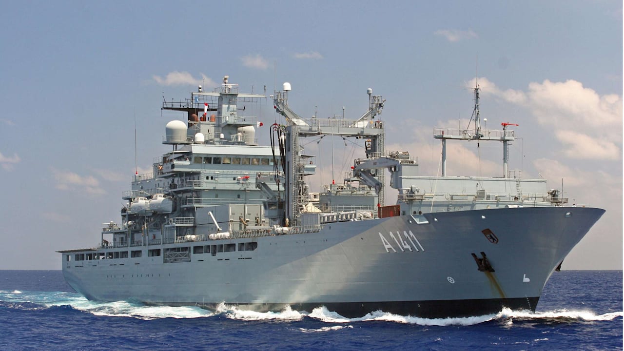 Mitten auf dem Atlantik: Infektionskrankheiten auf Marineschiff ausgebrochen | News