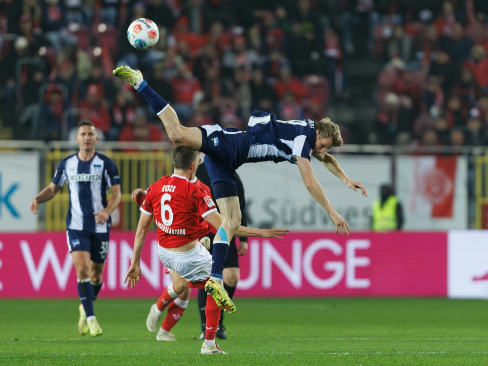 Flugeinlage von Luca Schuler (Foto: IMAGO/Eibner-Pressefoto/IMAGO/Eibner-Pressefoto/SID/Alexander Neis)