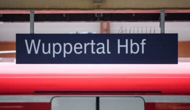 Am Wuppertaler Hauptbahnhof halten während der fünfmonatigen Bauphase überhaupt keine Fernzüge. (Archivbild) Foto: Marcel Kusch/