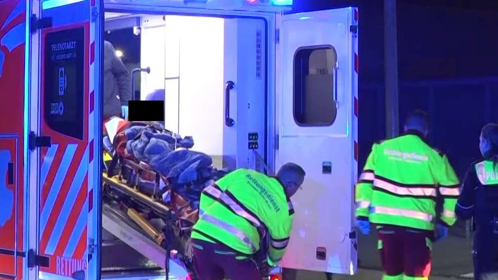 Auf Polizeiwache in Hattingen: Mann greift Beamten mit Messer an | Regional