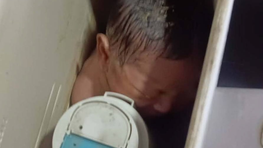 Bangkok: Baby aus Toilettenkasten gerettet! | News