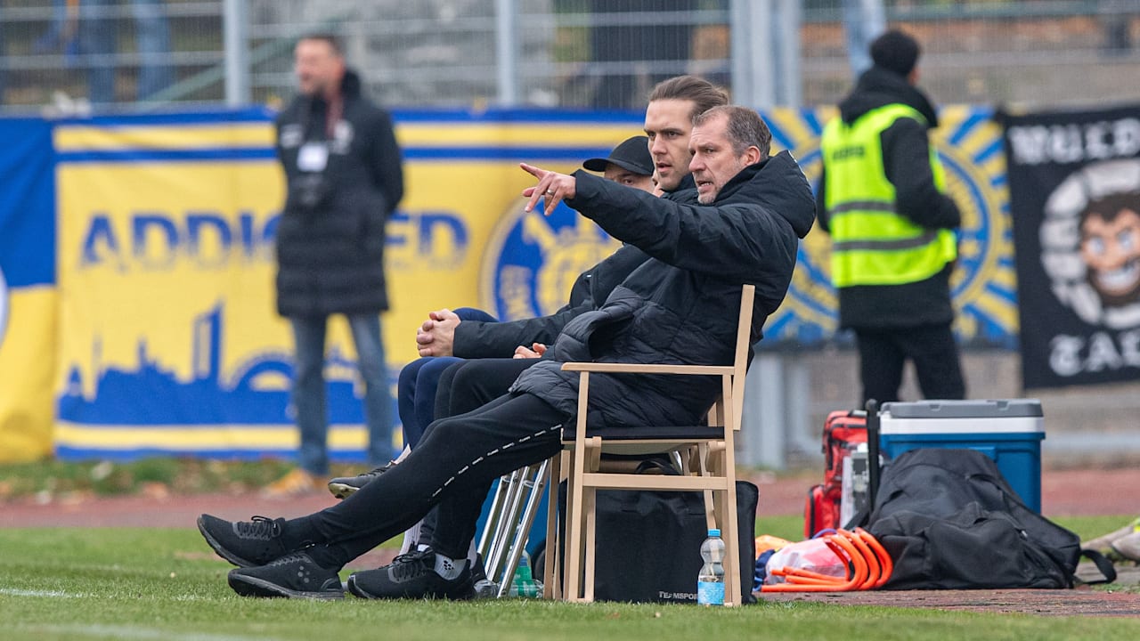 Lok Leipzig: 0:2 in Berlin! Trainer überraschend zur OP | Sport