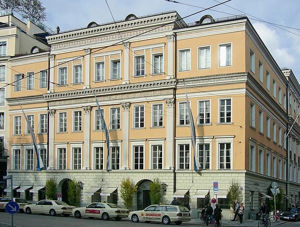 Das Palais Montgelas am Promenadeplatz.