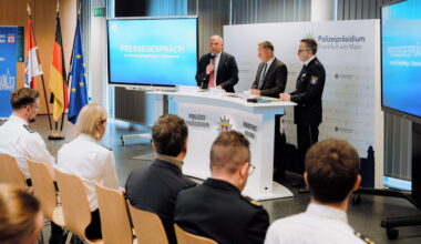 Nach Besuch im Ersten Polizeirevier Frankfurt - Poseck: "Schwere Vorwürfe"