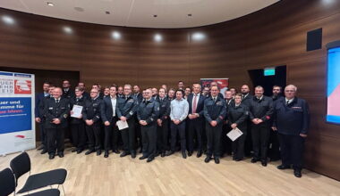 Hessischer Feuerwehrpreis verliehen durch Roman Poseck